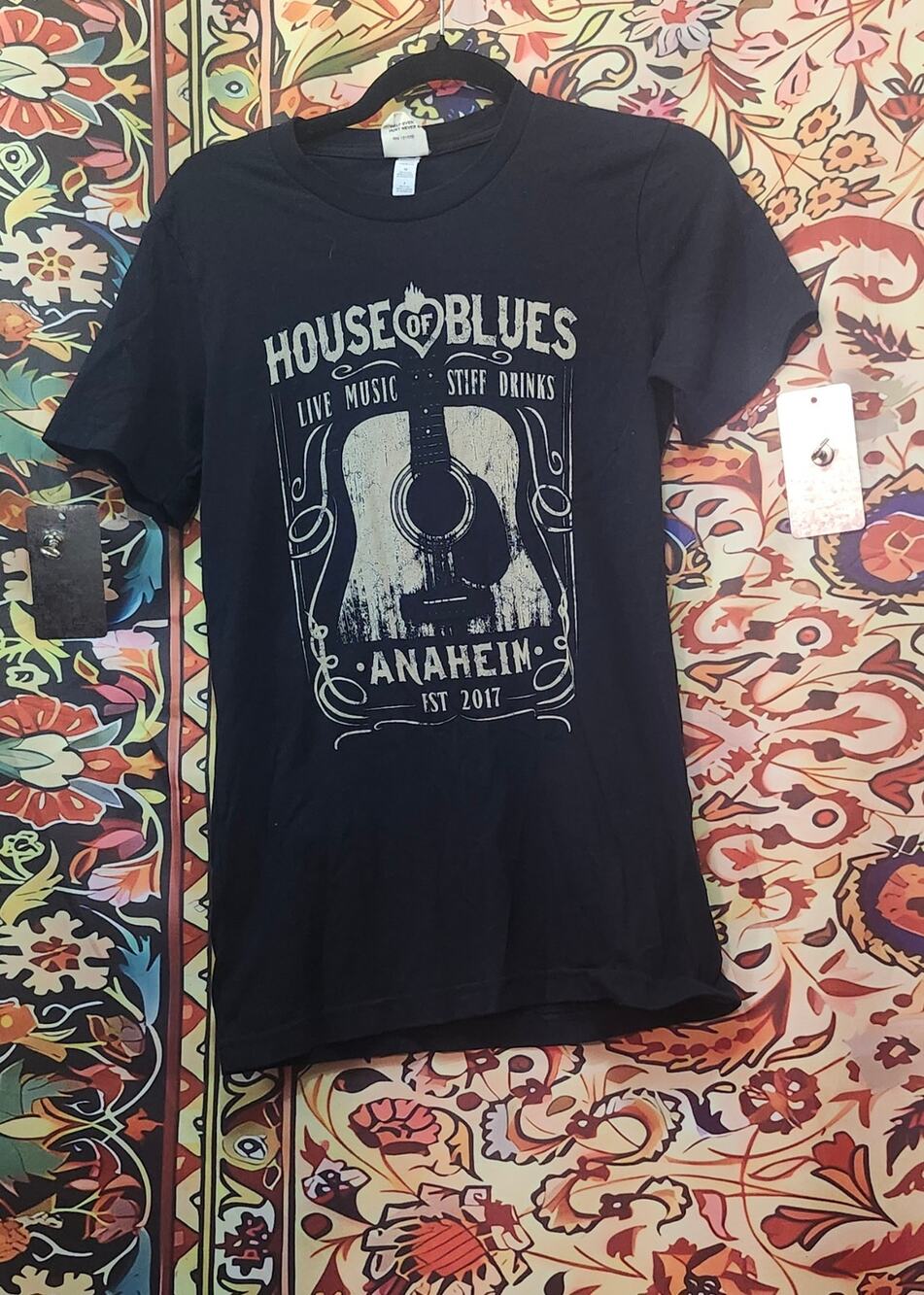 Womens Sz Large Black House Of.Blues Anaheim Guitar Graphic Souvenir T Shirt